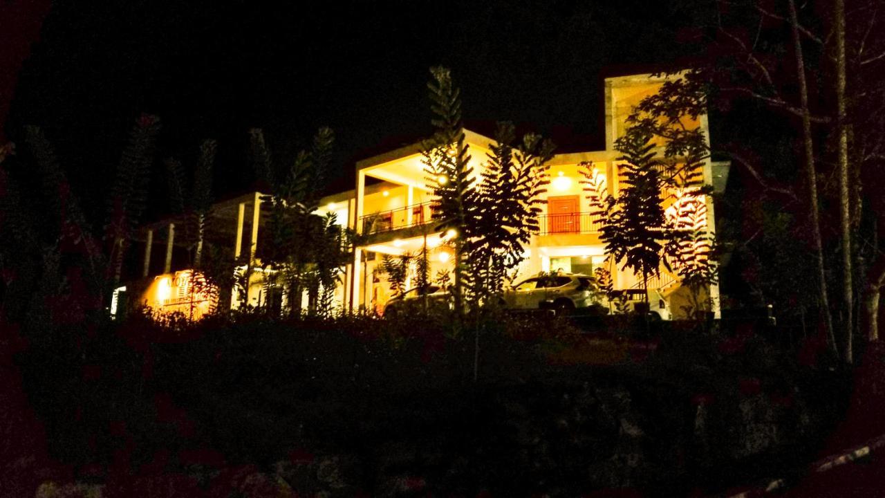 Akoya Pearl Hotel Ratnapura Eksteriør billede